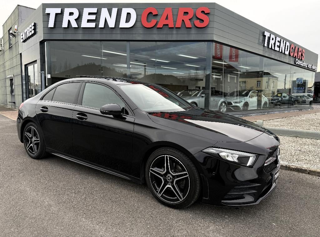 Mercedes-Benz A 180 D PACK AMG PACK NIGHT PANO LEDAMBI GA1, Auto's, Mercedes-Benz, 4 deurs, 4 cilinders, Alcantara, Zwart
