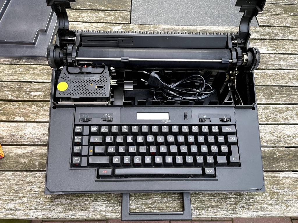 Machine à écrire électronique Vintage Olivetti ET Compact 60, Divers, Machines à écrire, Enlèvement, Comme neuf