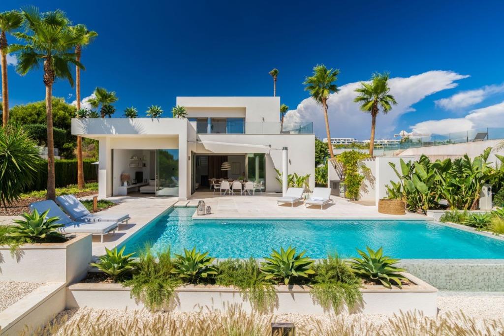 Villa de luxe en première ligne avec piscine à débordement à, Immo, Étranger, Maison d'habitation, Campagne, 241 m², 5 pièces