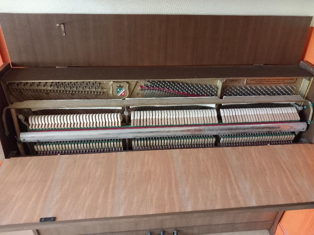 Piano droit d'occasion, Musique & Instruments, Pianos, Enlèvement, Utilisé, Brun, Piano
