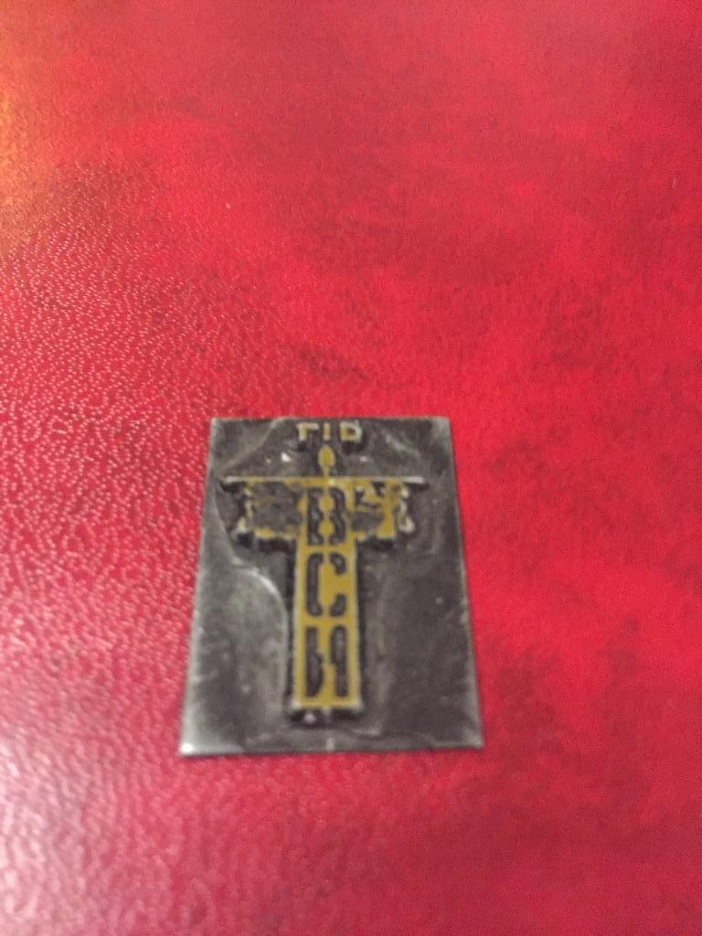 Antiek Kruisje op plaatje, Antiek en Kunst, Antiek | Religieuze voorwerpen, Ophalen of Verzenden