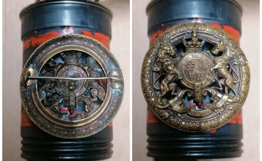 Broche honi be wie denkt er slecht over na militair Engels, Verzamelen, Militaria | Tweede Wereldoorlog, Verzenden