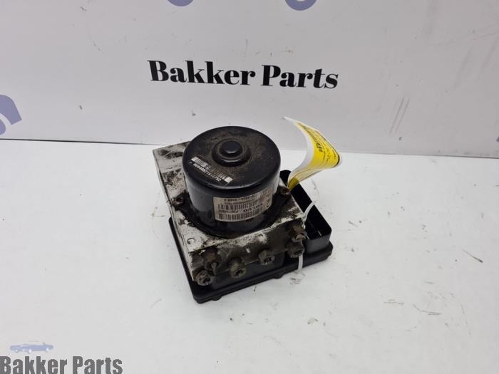 ABS Pomp van een Volvo V70, Gebruikt, -, -, Volvo