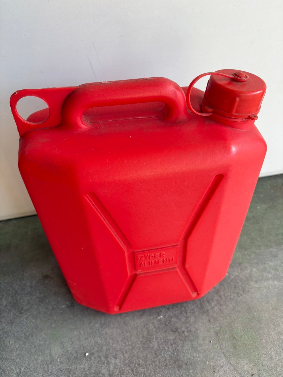 Jerrycan voor vloeibaar voedsel, Ophalen, Gebruikt, Rood