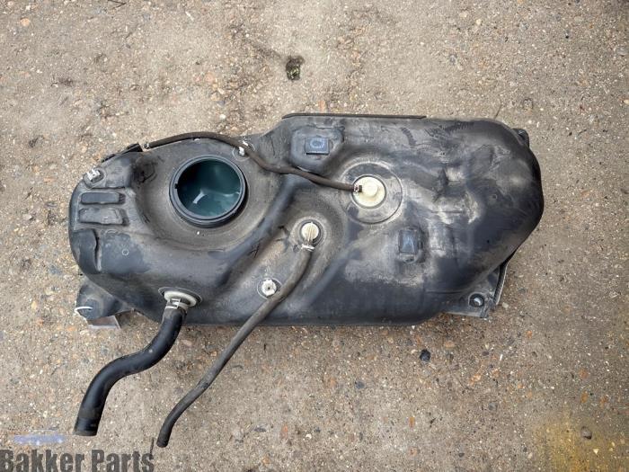 Réservoir de carburant d'un Suzuki Swift, -, -, 3 mois de garantie, Utilisé