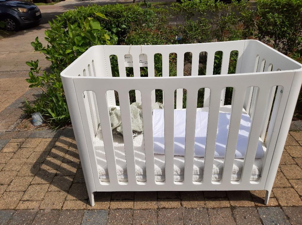 Babybed 60 / 100 (design), Ophalen, Zo goed als nieuw, Ledikant