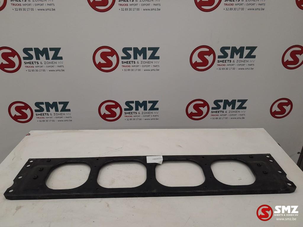 Occ dwarsbalk chassis Renault T 7421825519, Auto-onderdelen, Gebruikt, Renault, Ophanging en Onderstel
