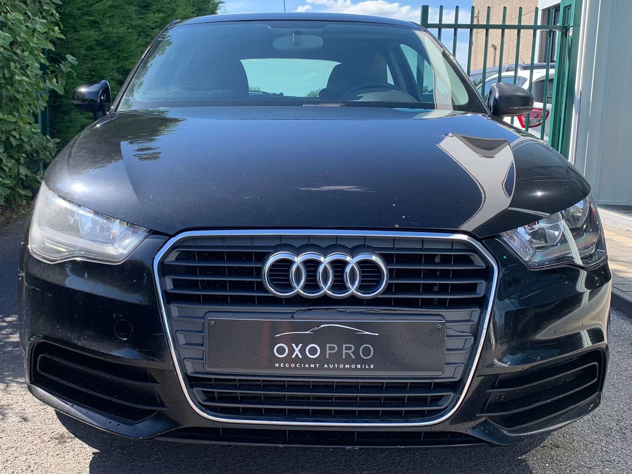 Audi A1 1.6 TDI 105CV / 3 Portes / Airco / Radar de Recul /, Auto's, Audi, Voorwielaandrijving, 4 cilinders, Zwart, Bedrijf