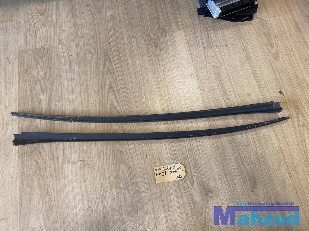 VW GOLF 5 Raamlijst raam strip lijst links rechts 2003-2009, Auto-onderdelen, Gebruikt, Volkswagen, Volkswagen AG, Vw@volkswagen.de