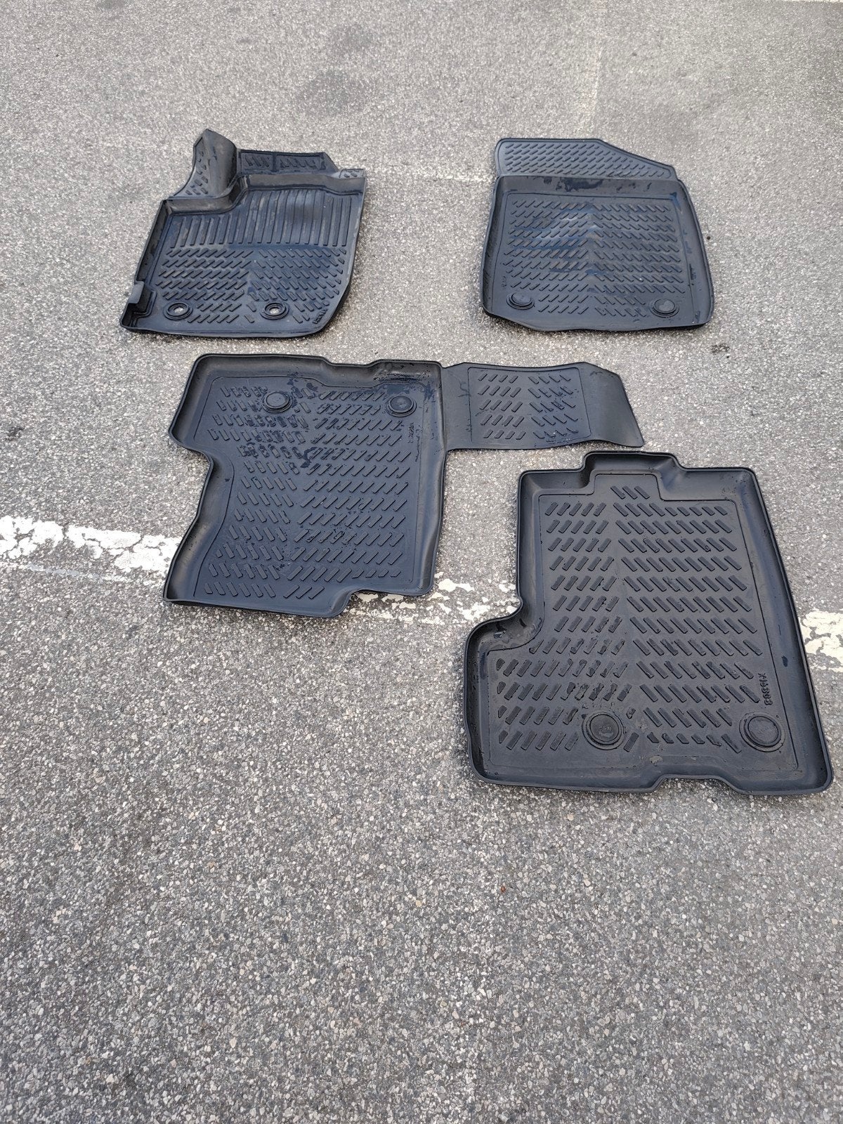 jeu de tapis de voiture D A C I A -D U S T E R, Enlèvement