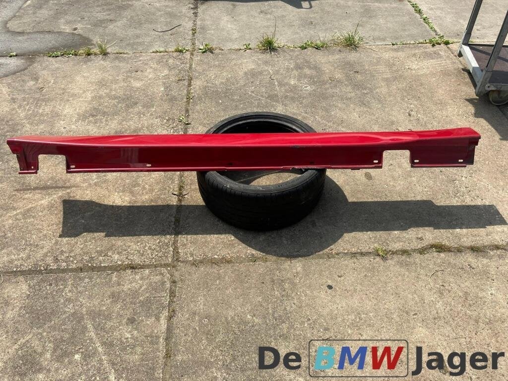 Sideskirt rechts rood BMW 5-serie E60 E61 51777033760, Gebruikt, Ophalen of Verzenden, BMW, BMW