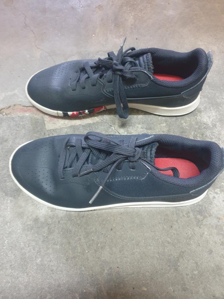 Jongens voetbal schoenen, Ophalen