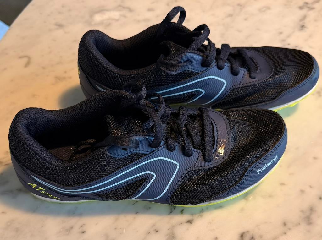Spikes Decathlon maat 37 + €3 voor één set pinnetjes, Sport en Fitness, Ophalen, Zo goed als nieuw, Spikes
