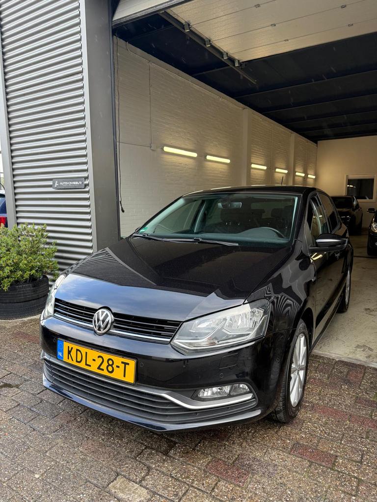 Volkswagen Polo 1.2 TSI Lounge clima pdc cruise goede opties, Autos, Achat, Boîte manuelle, Air conditionné, Particulier