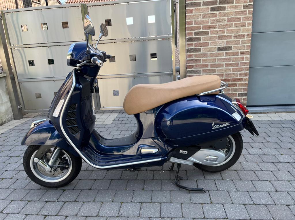 Vespa, Fietsen en Brommers, Scooters | Vespa, Ophalen, Overige modellen, Zo goed als nieuw