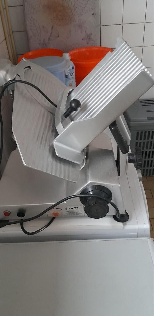 Vlees of brood snijmachine, Ophalen