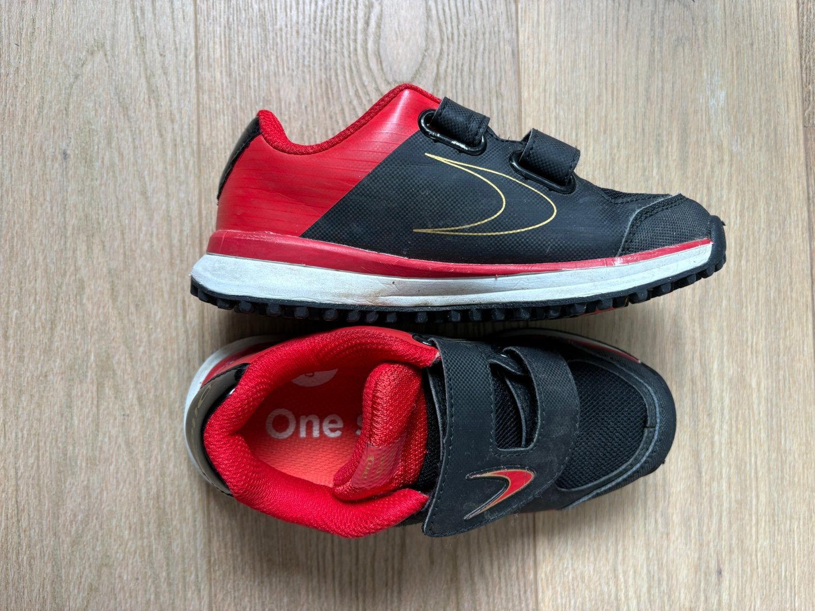 Hockey schoenen maat 30, merk Dita, Sports & Fitness, Enlèvement, Comme neuf, Chaussures