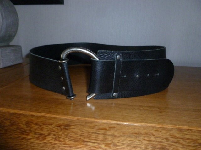 zwarte lederen dames riem, 100cm, Kleding | Dames, Ophalen of Verzenden, Zo goed als nieuw, Echt leder