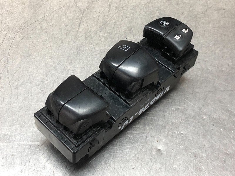 COMMUTATEUR VITRES ELECTRIQUES Qashqai (J11) (|1542780|), Utilisé, Nissan