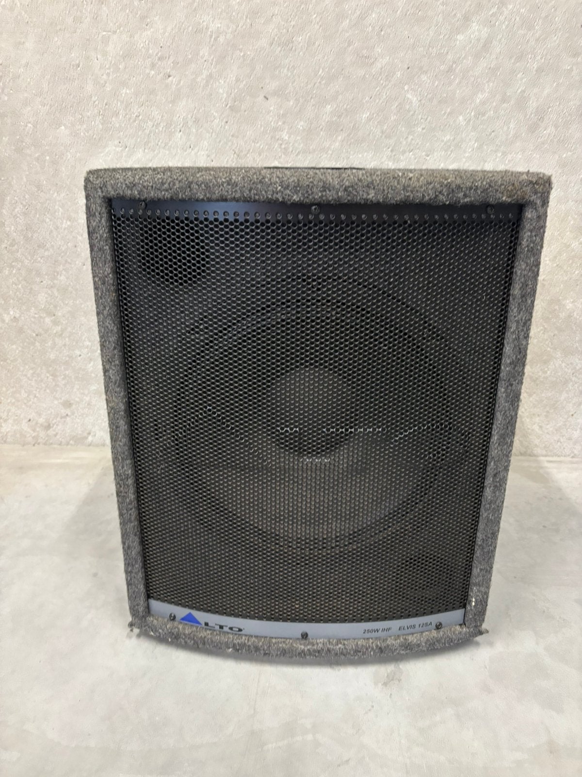 Alto Professional ELVIS 12SA Active Subwoofer 12", Audio, Tv en Foto, Luidsprekerboxen, Gebruikt, Subwoofer, AUX-ingang, Ophalen