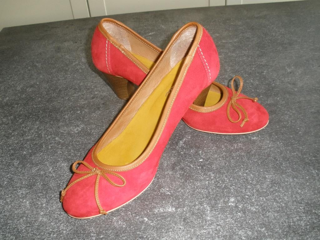 Chaussures femme 40, Rouge, Enlèvement ou Envoi, Escarpins, Comme neuf
