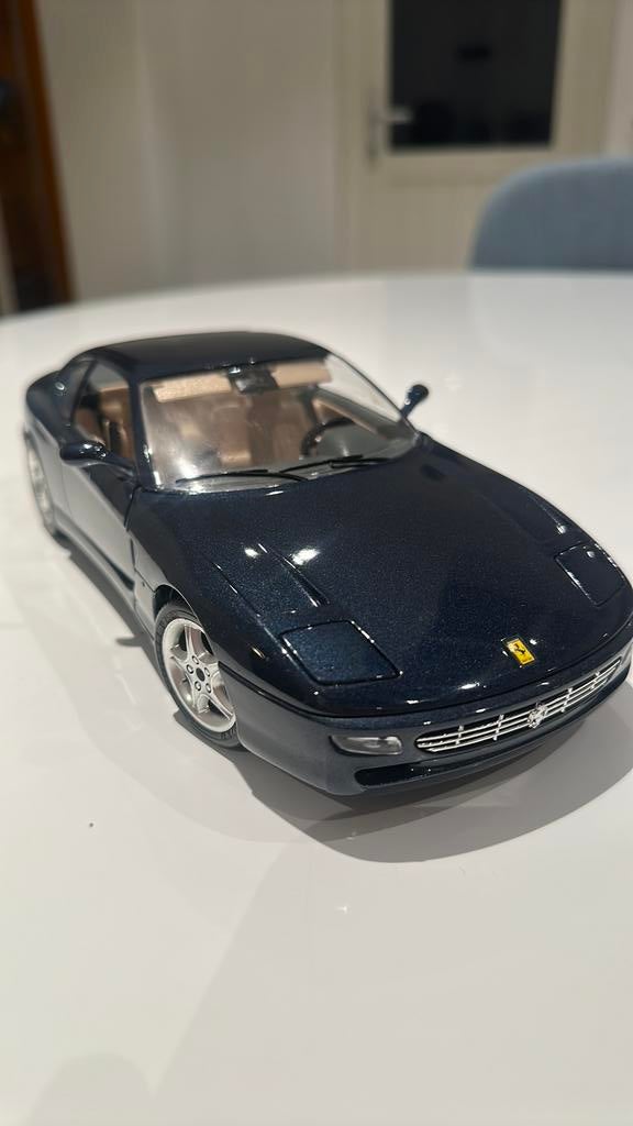 FERRARI 456GT 1/18 Made in Italy Bleu nuit, Enlèvement ou Envoi, Comme neuf, Voiture, Burago