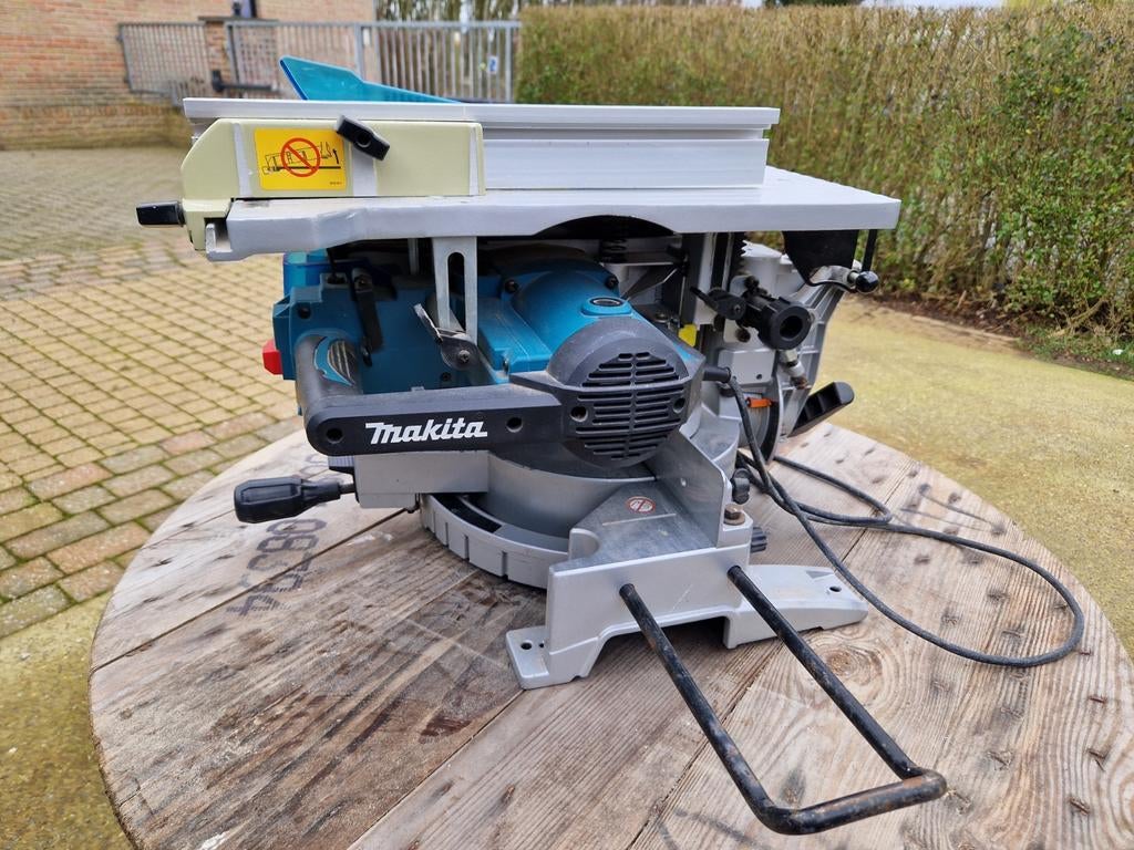 Makita zaagmachine combinatie, Ophalen