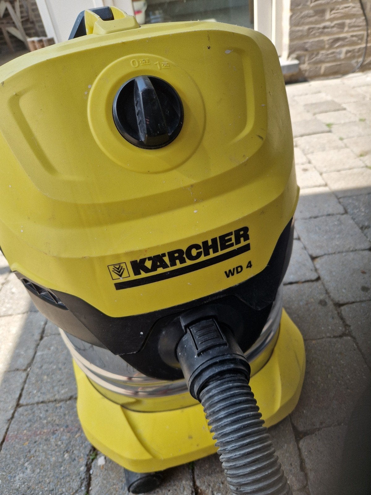 Bouwstofzuiger karcher wd 4, Ophalen