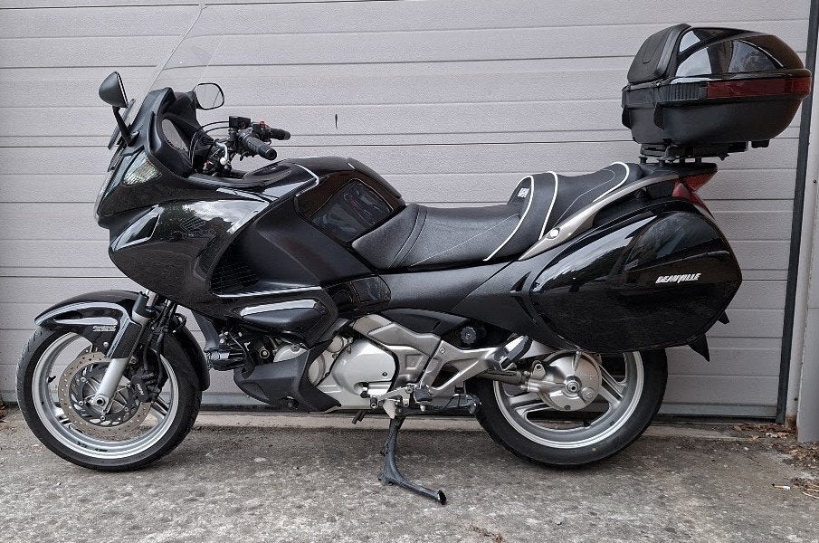 HONDA DEAUVILLE 700, Motoren, Motoren | Honda, 2 cilinders, Occasion, Motorrijbewijs A, Bedrijf