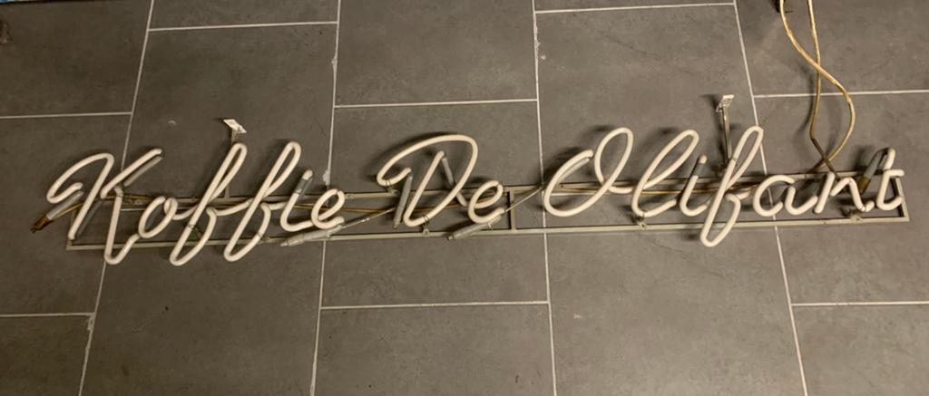 Neon verlichting Koffie De Olifant, Antiek en Kunst, Ophalen