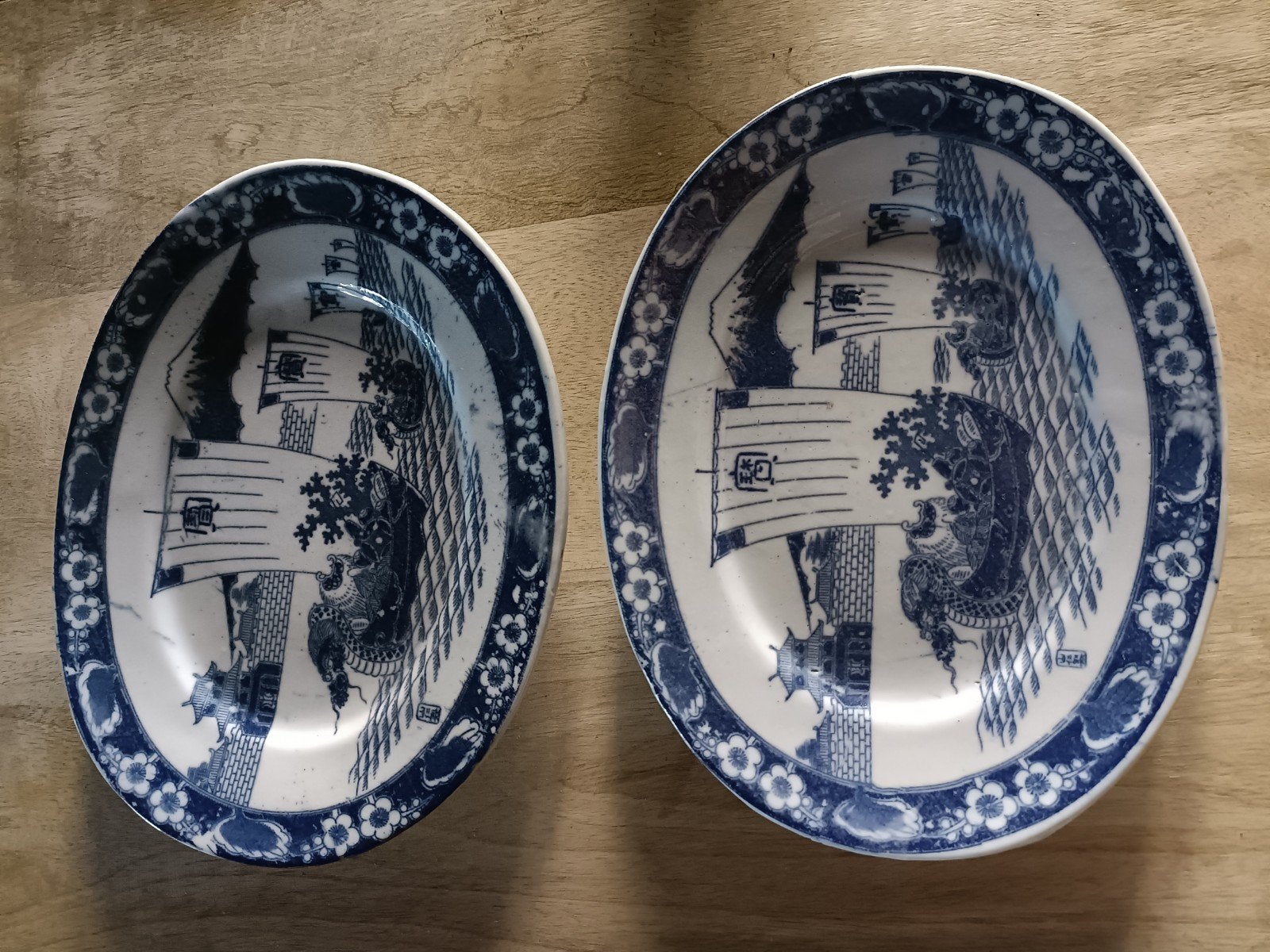 Paar antieke ovale Blue Willow serveerschalen – 19e eeuw – C, Ophalen of Verzenden