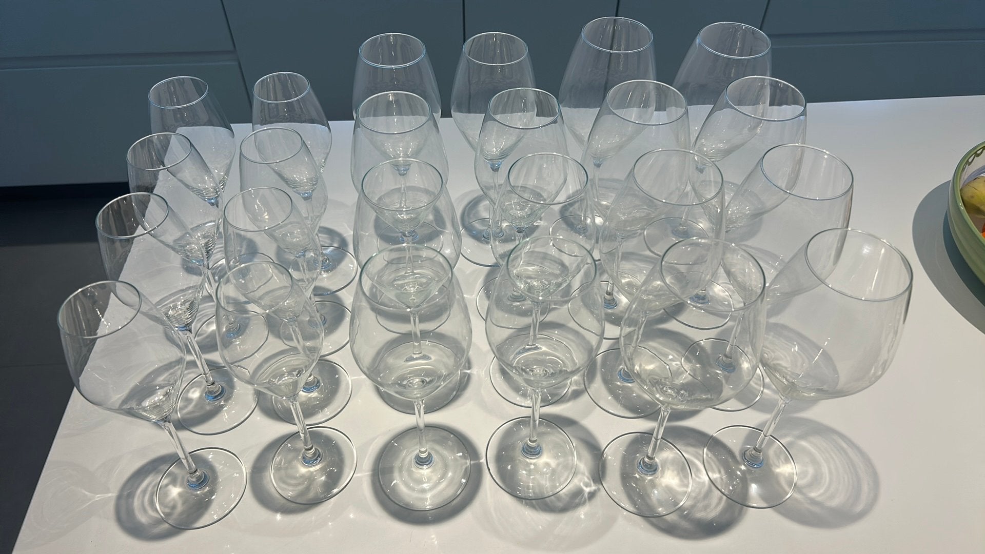8 champagne, 8 witte en 8 rode wijnglazen, Ophalen, Zo goed als nieuw