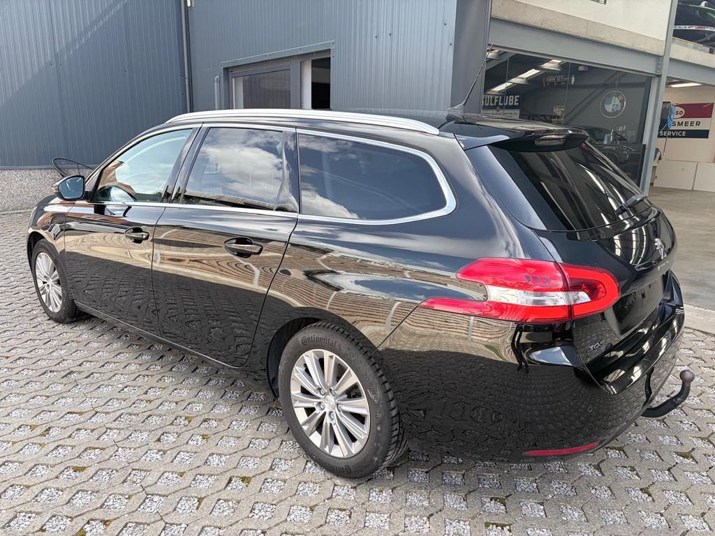 Peugeot 308 SW 1.2 PURETECH 130 S&S EAT8 ALLURE PACK 5D, Autos, Cuir, Achat, https://public.car-pass.be/vhr/b58eba83-037d-4344-956d-4650587e6c38