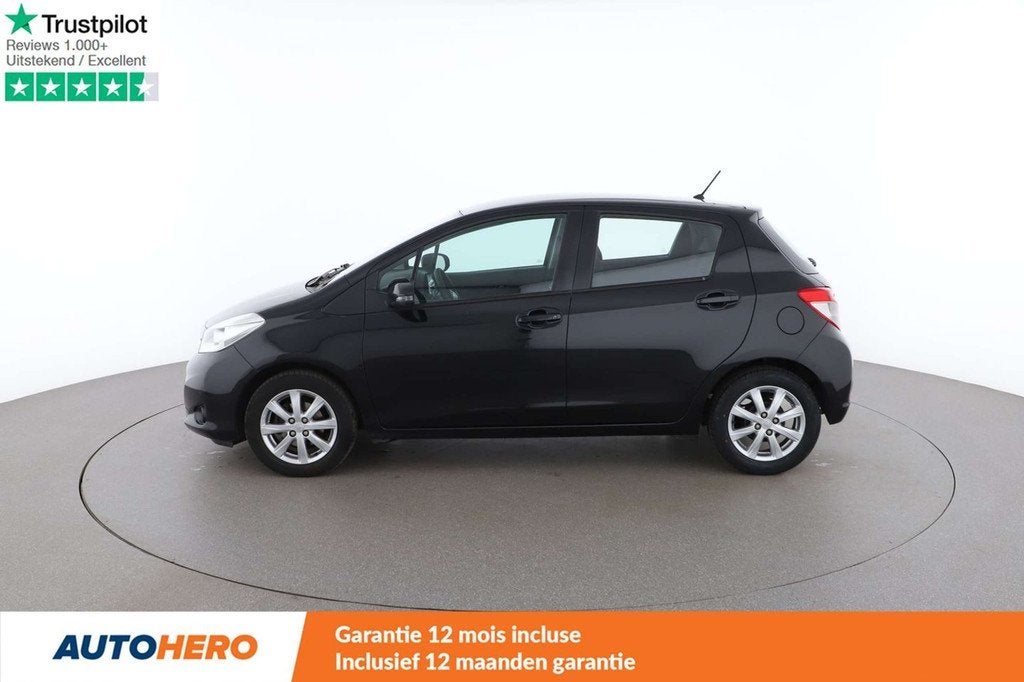 Toyota Yaris 1.0 VVT-i Active (bj 2014), Auto's, Toyota, Voorwielaandrijving, Euro 5, Stof, Zwart