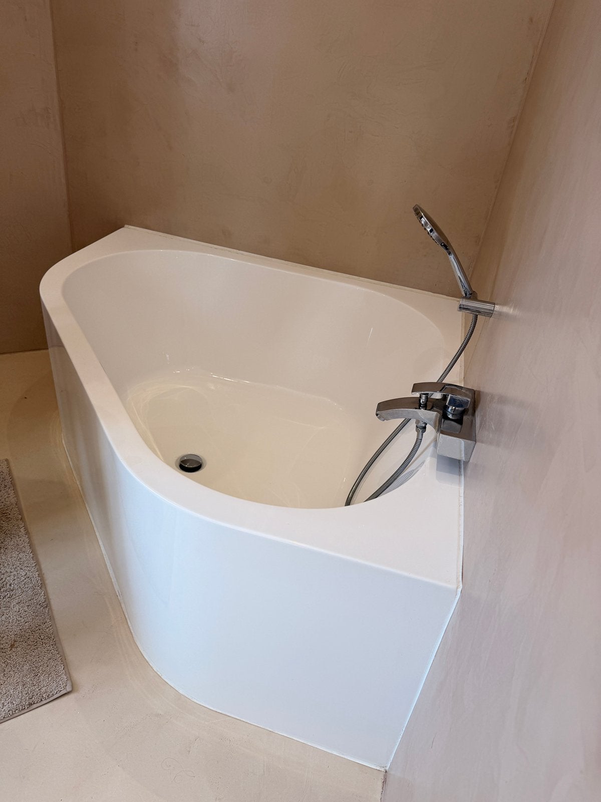 Baignoire d’angle, Maison & Meubles, Enlèvement, Comme neuf