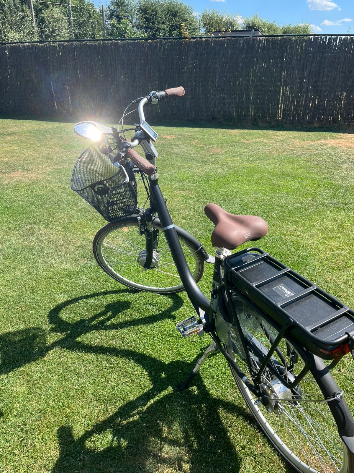 Elektrische damesfiets Vogue, Fietsen en Brommers, Elektrische fietsen, Ophalen, Zo goed als nieuw