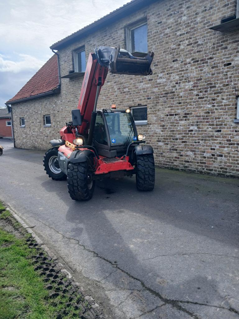 Manitou + toebehoren, Articles professionnels, Enlèvement, Utilisé, 7500 à 10000