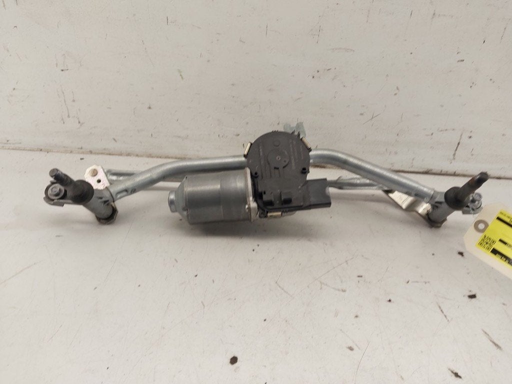 RUITENWISSER MECH + MOTOR Opel Crossland (X), Robert Bosch AG, Gebruikt, Opel, Robert-Bosch-Allee 1
74232  Abstatt, DE