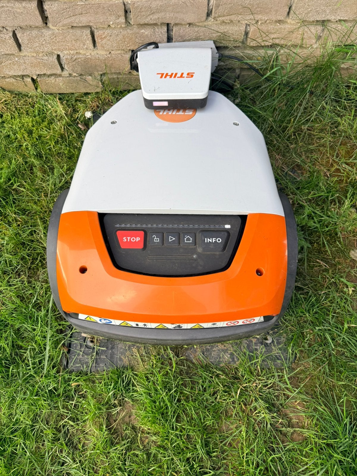 Robot tondeuse Stihl Imow6, Enlèvement, Comme neuf
