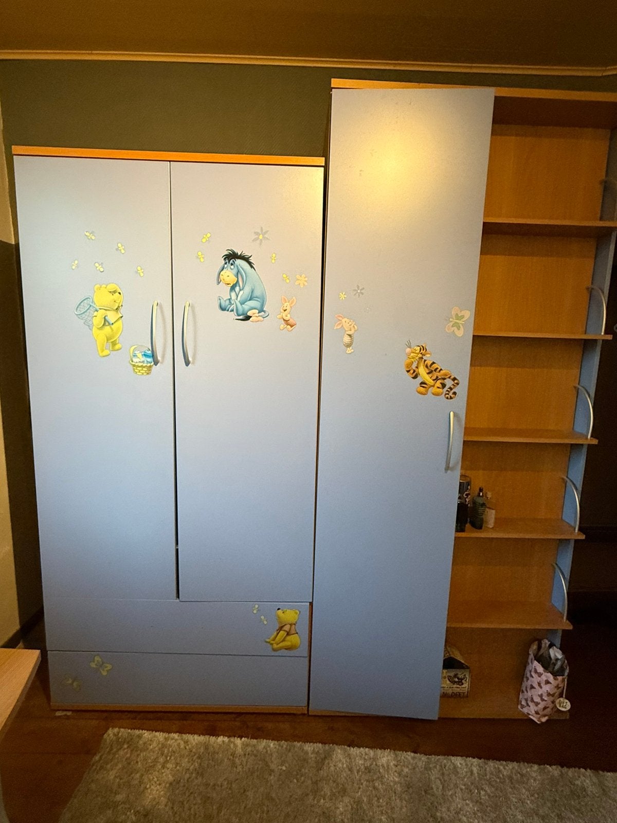 JEUGDKAMER met 2 grote kasten bed tafel en nachtkastje, Ophalen, Zo goed als nieuw