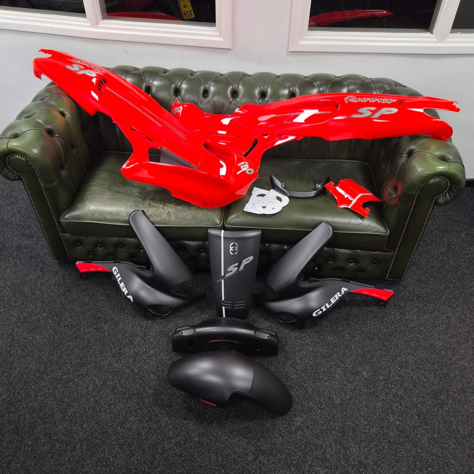 Gilera Runner kappenset fluo rosso 125cc 180cc, Hobby & Loisirs créatifs, Enlèvement ou Envoi
