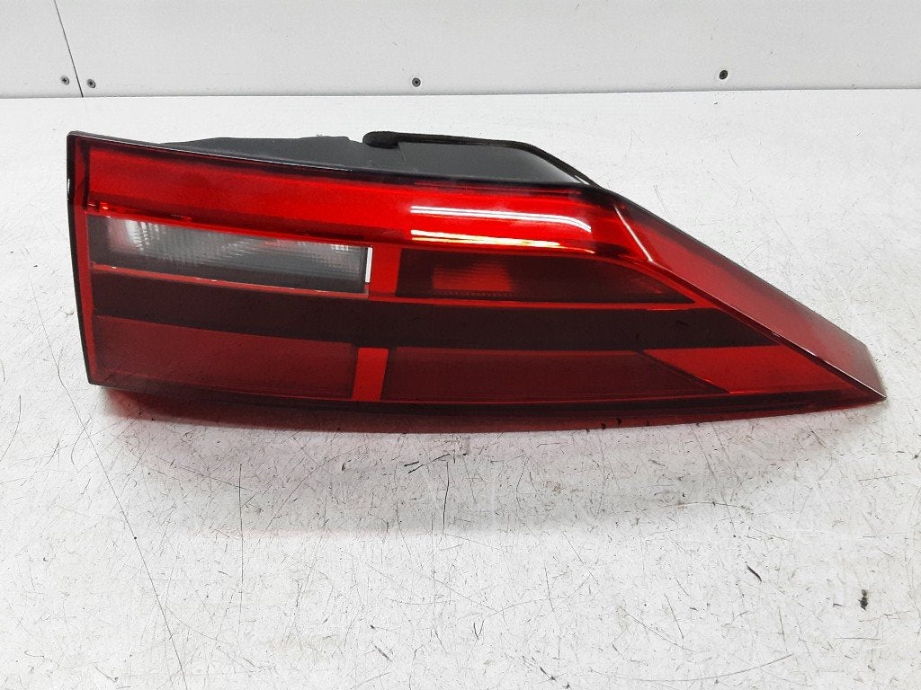 PANNEAU ARRIÈRE DROIT AVEC LAMPE Audi Q3 (F3B) (83A945076), Autos : Pièces & Accessoires, Éclairage, Mevr. I. Hauben, Audi, Utilisé