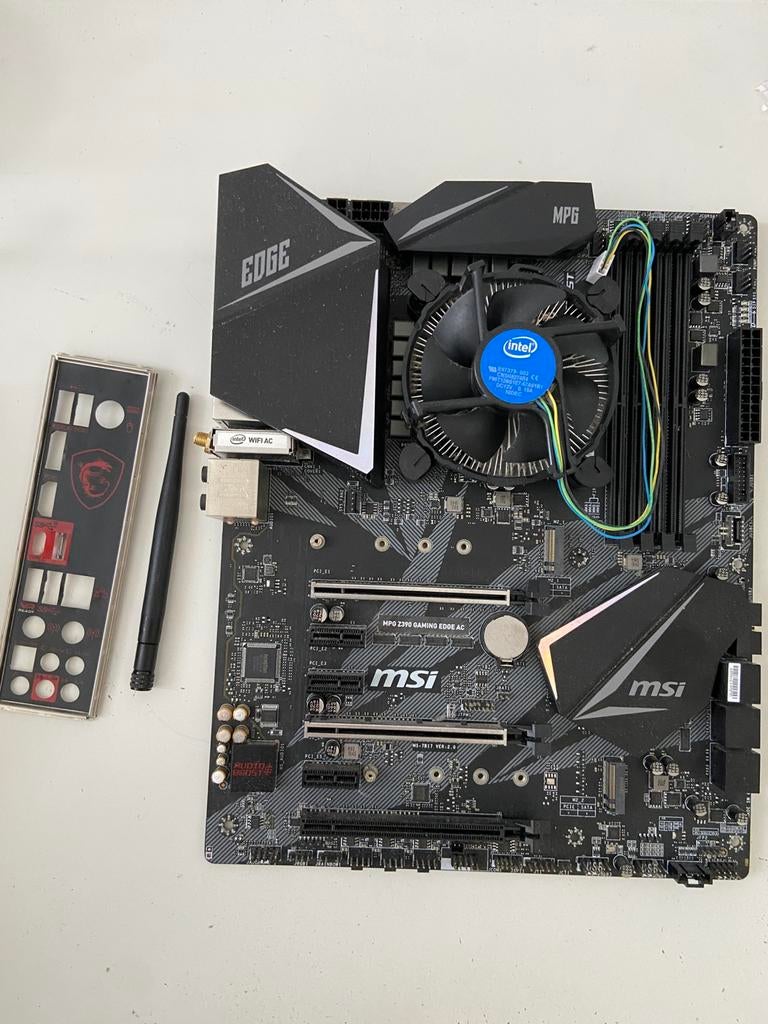 MSI MPG Z390 Gaming Edge AC WiFi + Intel i5-9400 + Cooler, Computers en Software, Moederborden, Ophalen of Verzenden, Gebruikt
