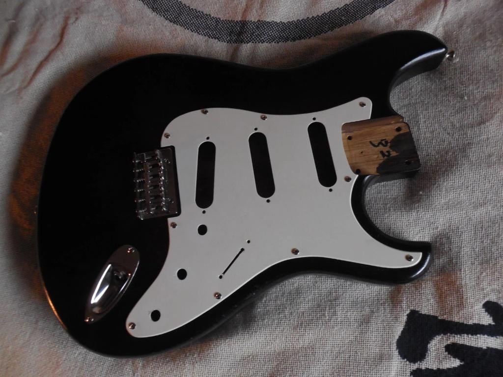 Corps Stratocaster frêne SSS + accessoires, Musique & Instruments, Enlèvement ou Envoi, Utilisé, Guitare électrique