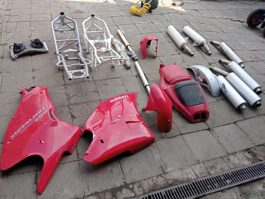 Diverse onderdelen Ducati Monster, 748, Ophalen