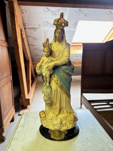 Marie avec Jésus, Enlèvement