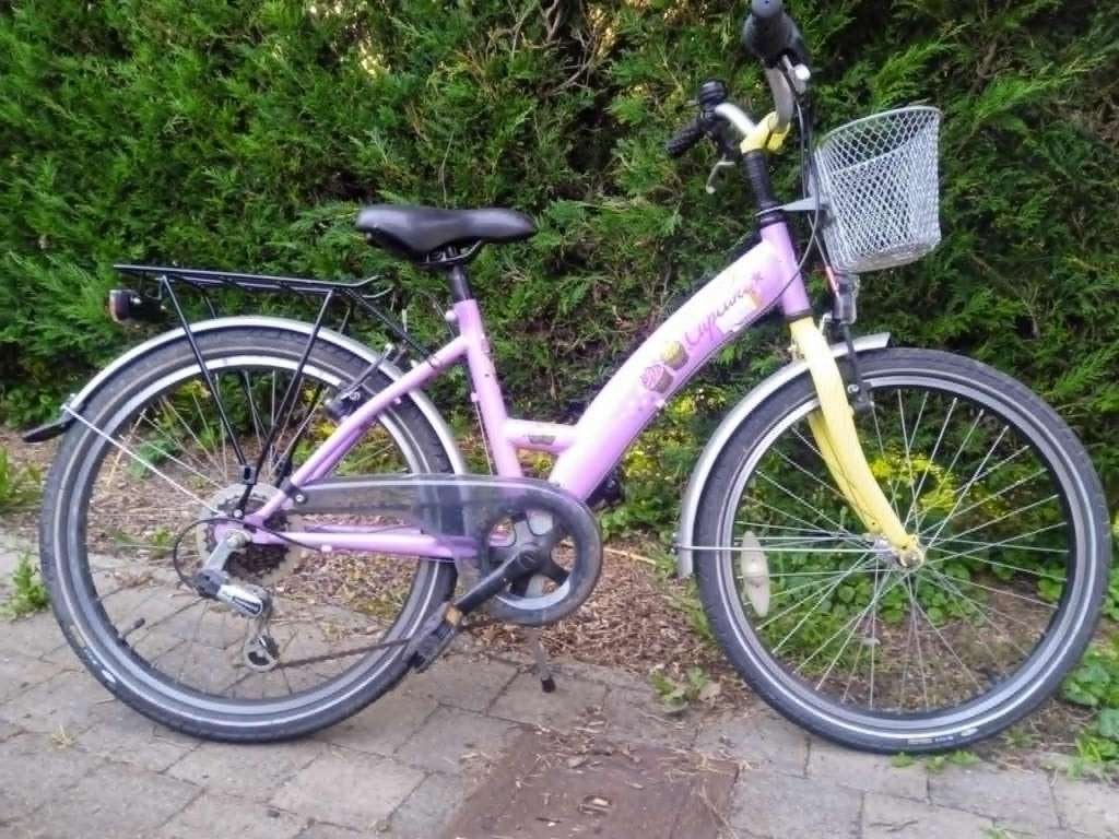 Meisjesfiets 22in Sweet Cupcake, Fietsen en Brommers, Fietsen | Meisjes, Zo goed als nieuw, 22 inch, Handrem, Versnellingen, Velgrem