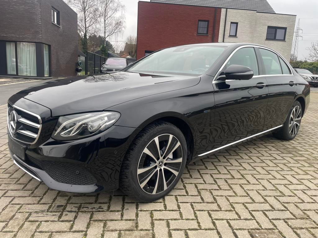 Mercedes-Benz E 300 de Avangarde – Plug-in Hybrid, Auto's, Mercedes-Benz, Automaat, Parkeersensor, Leder en Stof, Zwart