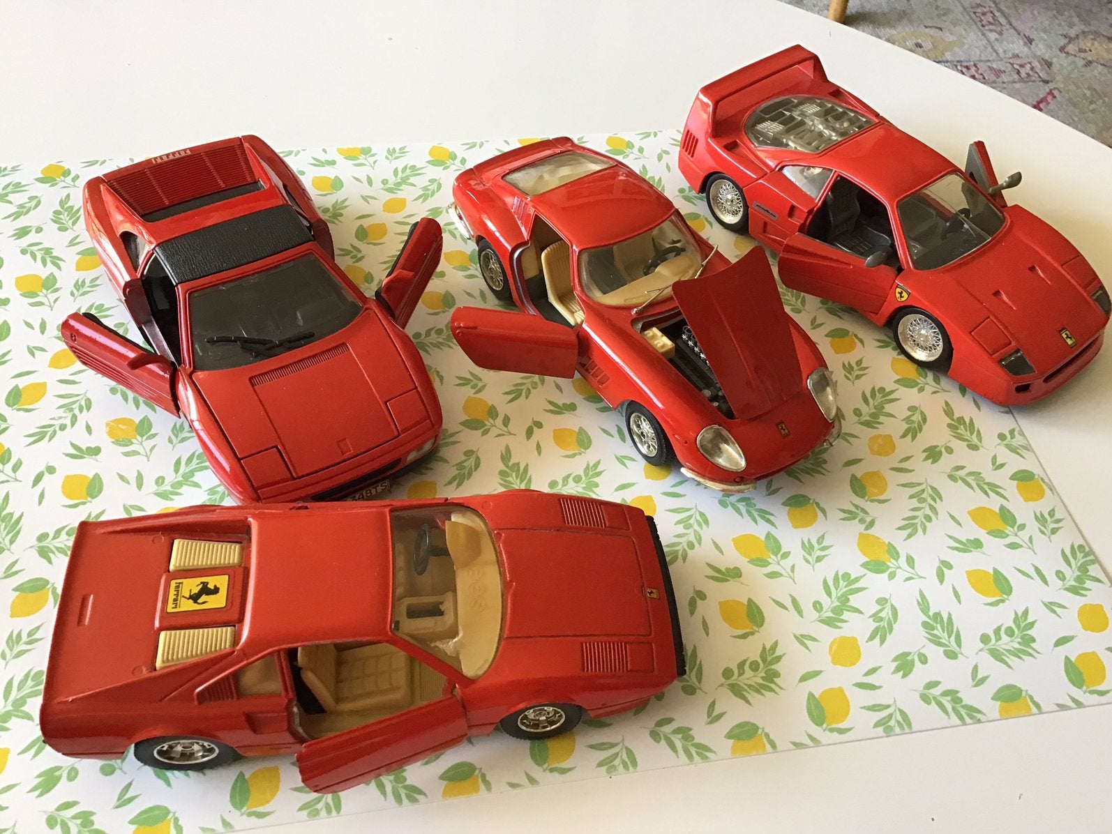 3 modèles de voitures Ferrari 1:18 Spider Hot Wheels Bburago, Hobby & Loisirs créatifs, Enlèvement ou Envoi, Comme neuf