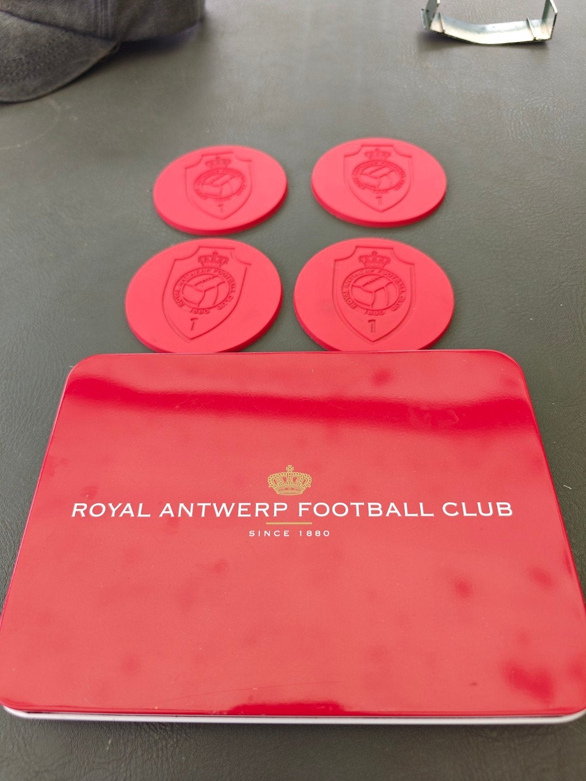 4 onderzetters van RAFC in een metalen doosje, Enlèvement ou Envoi